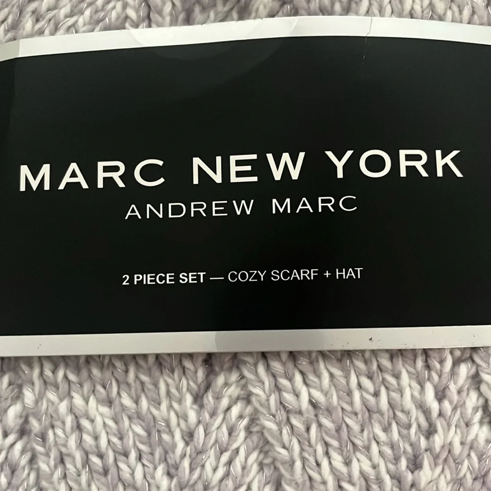 ❄️NWT❄️ Marc New York Andrew Marc ladies scarf & hat set lavender/white/silver - Picture 5 of 5